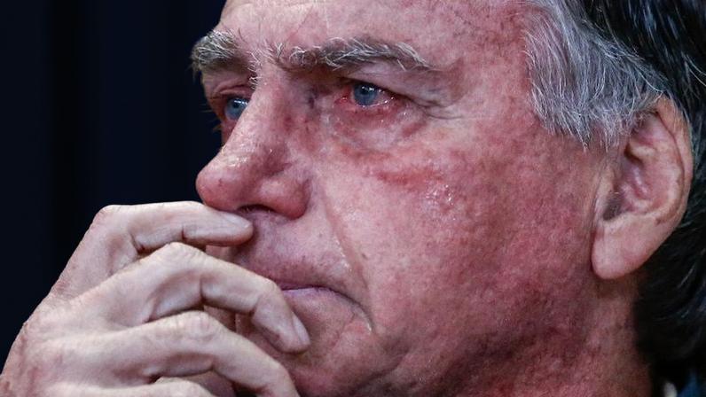 O ex-presidente Jair Bolsonaro vai ao culto na Catedral da Benção, em Taguatinga