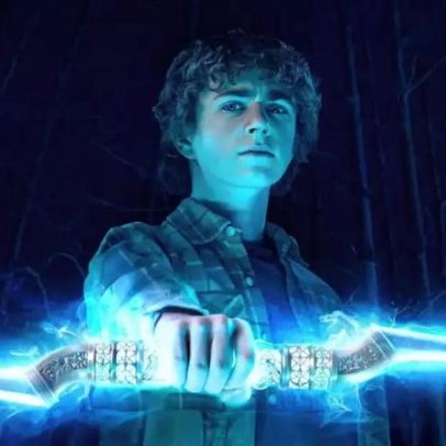 Giro CCXP25: Percy Jackson chega à internet com elenco no palco Omelete