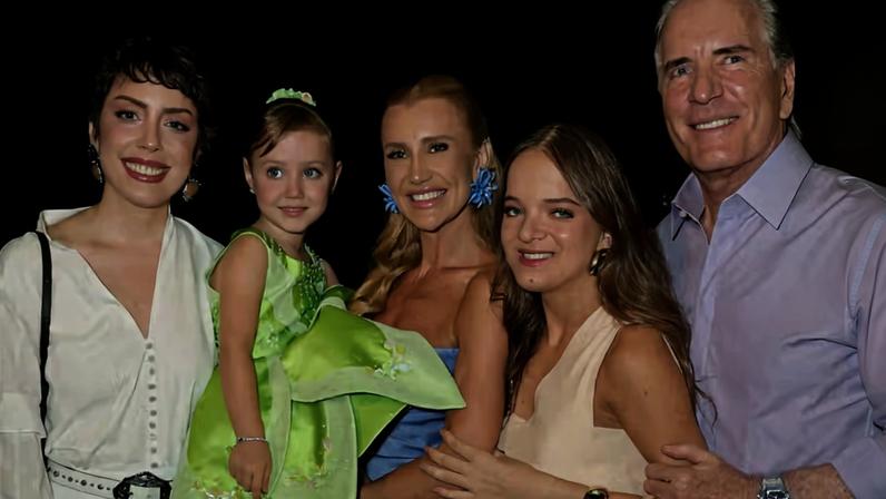 Fabiana Justus fala sobre relação com irmã caçula, igual à idade das filhas