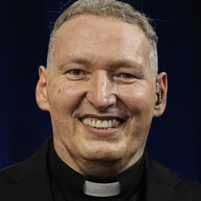 Padre Marcelo Rossi comenta status de pop star e vaidade apenas uma formiguinha