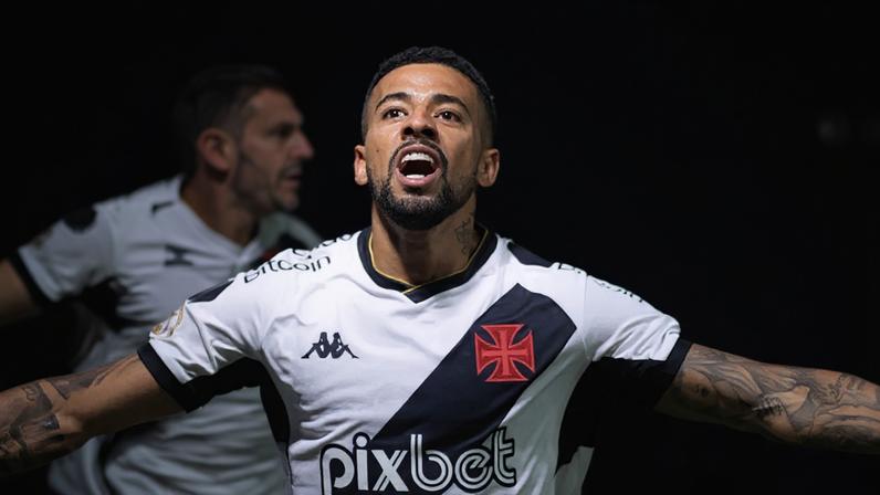 Paulinho em campo contra o Palmeiras em 2023 (Foto: Fabio Moreira Pinto/Agif/Gazeta Press)