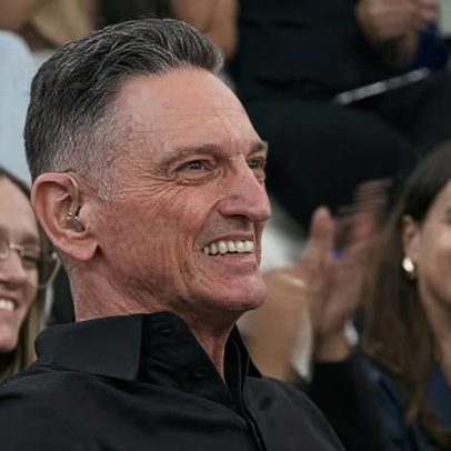 Ex-esposa de Paulo Miklos obtém medida protetiva contra o músico