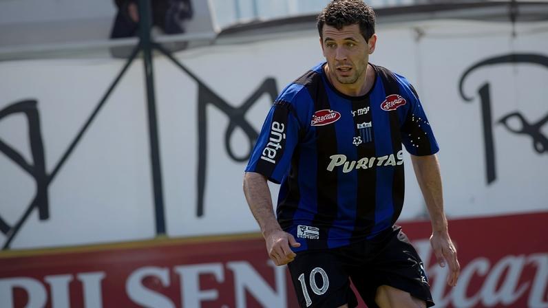 Paulo Pezzolano, na época em jogou no Liverpool-URU (Foto: Divulgação/Liverpool)