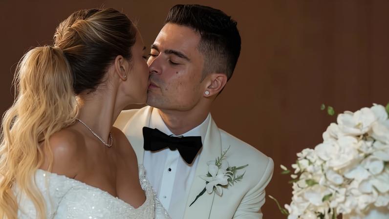 Piloto Eric Granado se casa com Juliana Fernandez em SP — Foto: Mariana Tessaroto