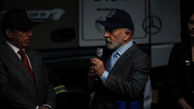 Lula critica a robotização e pede aos empresários que proponham a redução da jornada de trabalho em meio ao aumento do desemprego