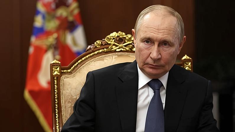 Enviados dos EUA, Witkoff e Kushner, reúnem-se com Putin em Moscou para debater a paz na Ucrânia. Uma proposta de 19 pontos está em pauta, mas questões - Foto: RS/via Fotos Publicas