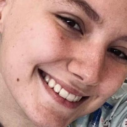 Pai de Isabel Veloso teme falta de atualização sobre estado de saúde da filha