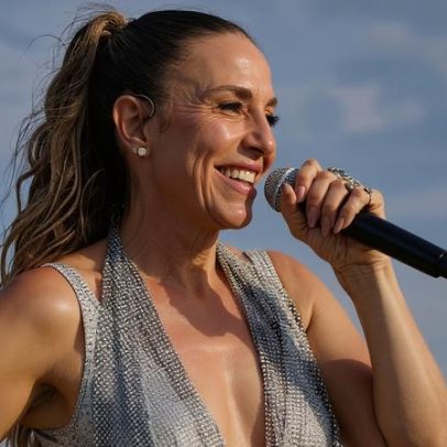 Ivete Sangalo brinca sobre romance em show; veja vídeo