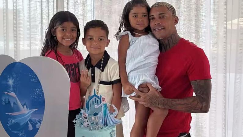 Poze do Rodo marca presença em festa da filha na casa da ex, Vivi Noronha — Foto: Reprodução/ Instagram