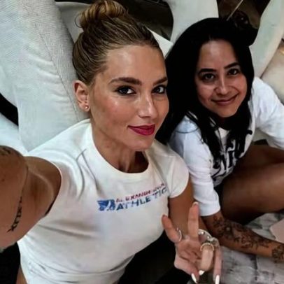 Virginia posa com irmã de Zé Felipe no aniversário da mãe Margareth Serrão