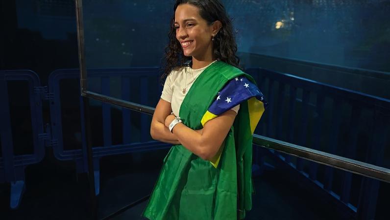 Rayssa Leal, com seu quarto troféu do Super Crown (Foto: Pablo Vaz/ SLS)