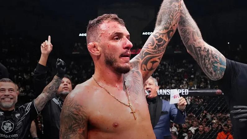 Renato Moicano após vitória em UFC Paris (Foto: UFC)