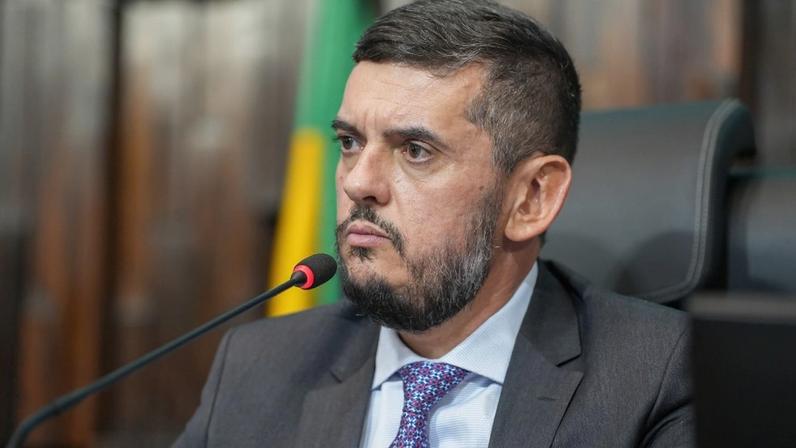 Rodrigo Bacellar é suspeito de repassar informações sigilosas a deputado acusado de ligação com o crime organizado. (Foto: Thiago Lontra/Alerj)