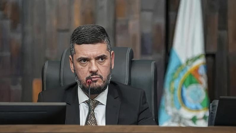 Alerj decide se mantém prisão de Rodrigo Bacellar nesta segunda-feira