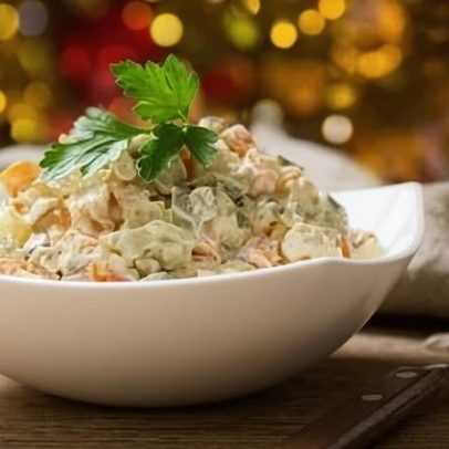 Lombo com abacaxi e maionese de salada russa para o Natal
