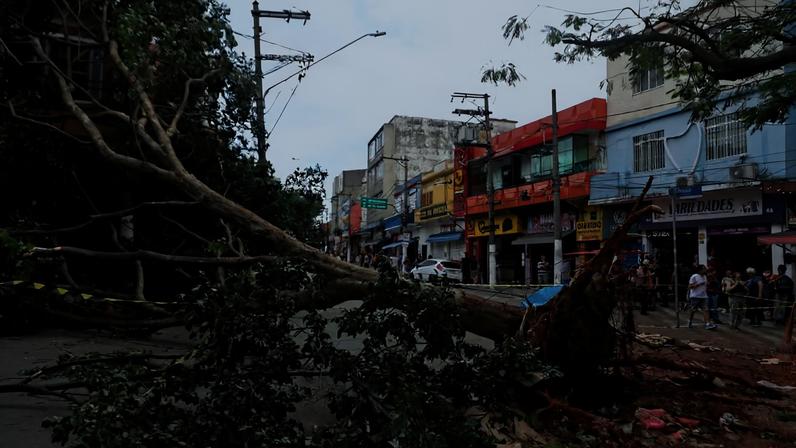Ventania deixa 1,8 milhão de moradores sem energia em São Paulo