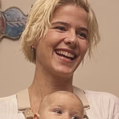Paula Toller celebra 36 anos do filho e exibe neta em post raro