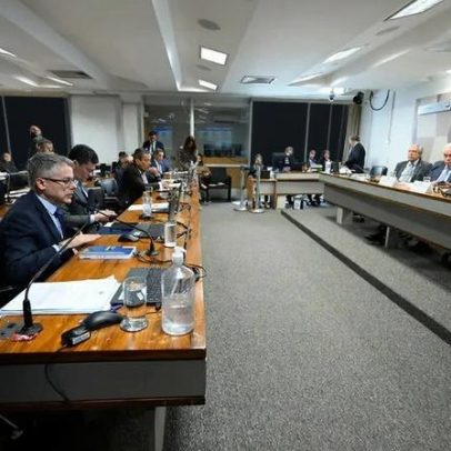 Comissão do Senado aprova projeto de dosimetria por 17 a 7; vai ao plenário