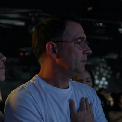 Flávio Bolsonaro participa de culto na Lagoinha e reafirma fé