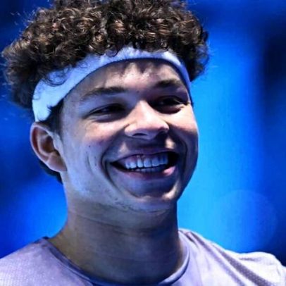 Shelton lança canal no YouTube com vídeos dos bastidores