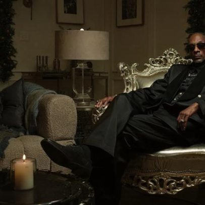 Snoop Dogg se apresenta no intervalo do NFL Christmas Gameday