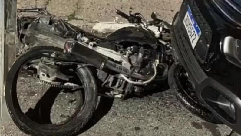 Caso de jovem que atropelou namorado e amiga do rapaz é apurado pela polícia