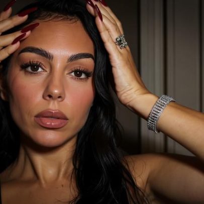 Georgina Rodríguez exibe tapete de yoga de grife com preço