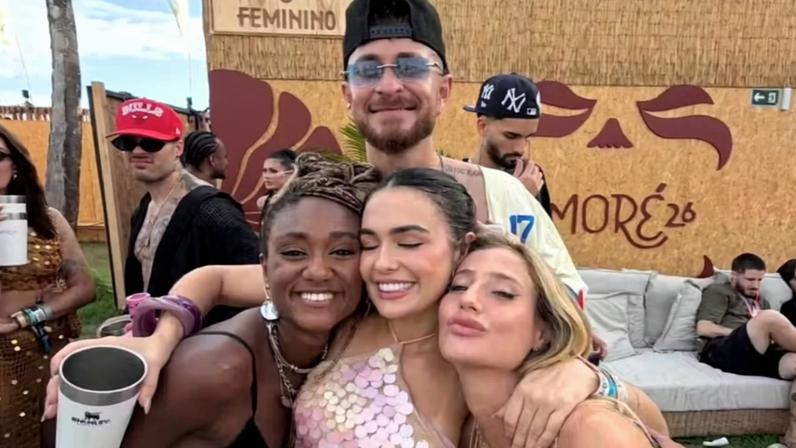 Fred Bruno reencontra a ex-namorada Larissa Santos em encontro de ex-BBBs em Pernambuco — Foto: Reprodução/Instagram
