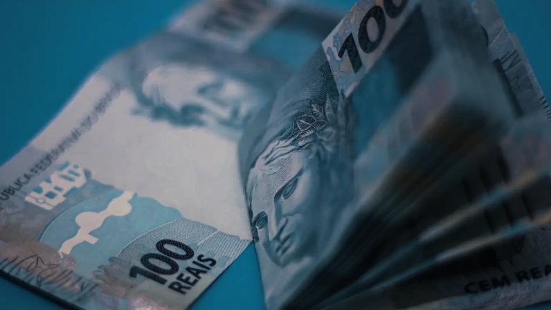 Remuneração acima do teto coloca 40 mil servidores no 1% mais rico