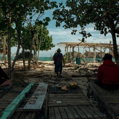 Turismo desafia meios de subsistência locais em Lombok, Indonésia