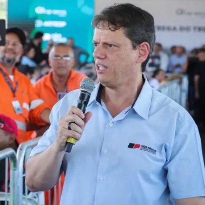 Tarcísio critica corrupção em governos petistas e elogia Bolsonaro em SP