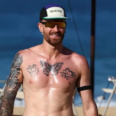Léo Pereira e Karoline Lima curtem praia em Noronha no Réveillon