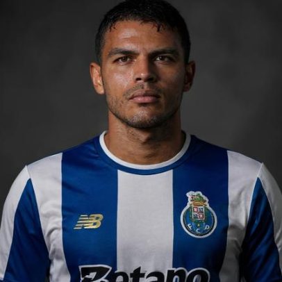 Thiago Silva é anunciado como reforço do Porto