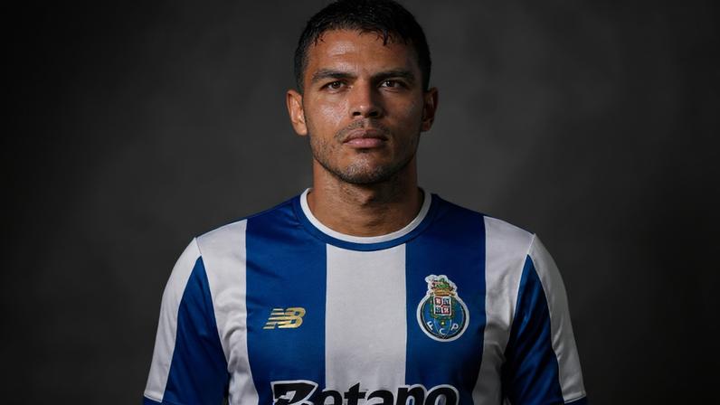 Thiago Silva é anunciado como reforço do Porto — Foto: Divulgação/Porto