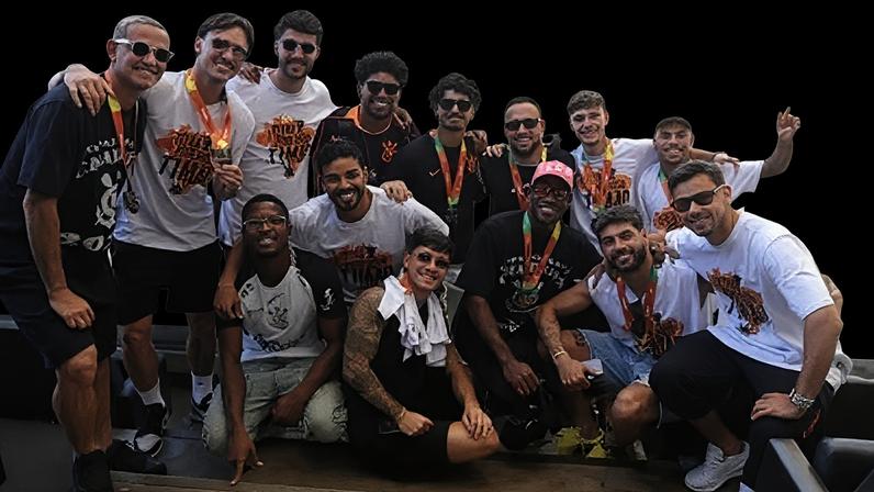 Jogadores do Corinthians comemoram Copa do Brasil na Neo Química Arena