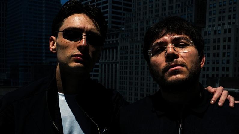 Peso Pluma e Tito Double P celebram dinastia de corridos no álbum Dinastía