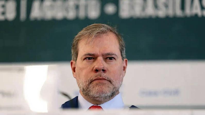 Dias Toffoli, ministro do STF, e Arruda Botelho, advogado Luiz Antonio Bull, preso no caso do banco Master, foram assistir final da Libertadores em Lima. (Foto: José Cruz/Agência Brasil)