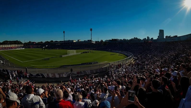 Torcida do Paraná Clube na Vila Capanema. Foto: Divulgação/Paraná
