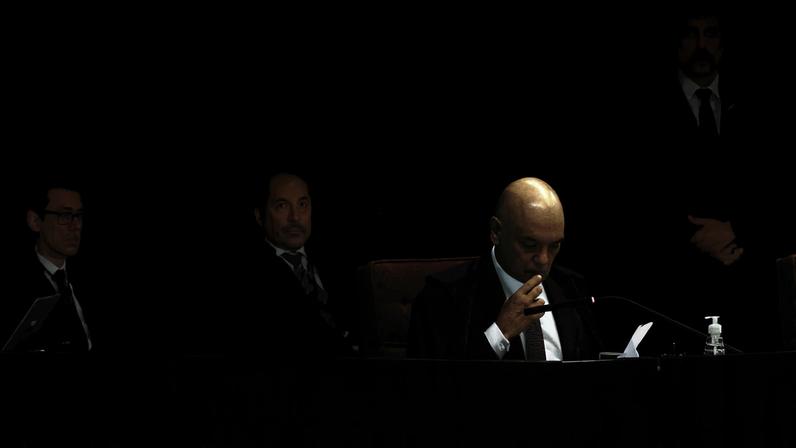O ministro Alexandre de Moraes, durante o julgamento do ex-presidente Jair Bolsonaro, em setembro (Foto: Antonio Lacerda/EFE)