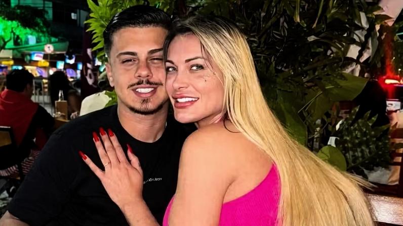 Andressa Urach e o novo namorado — Foto: Reprodução/Instagram