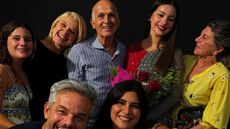 Caçula de Flávia Alessandra e Otaviano chega aos 15 e impressiona pela altura