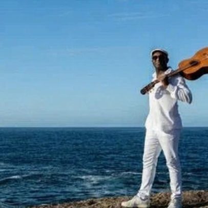 Vidal Assis canta Elton Medeiros e defende lugar decolonial para negros