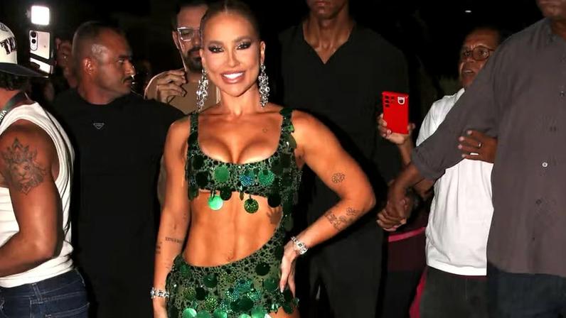 Virginia Fonseca revela preparação para manter o bumbum no formato Carnaval