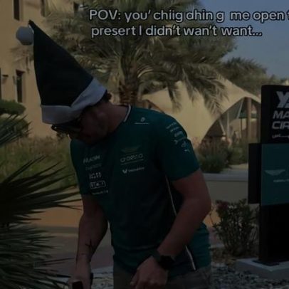 Hulkenberg presenteia Alonso com bengala no amigo secreto da F1 2025
