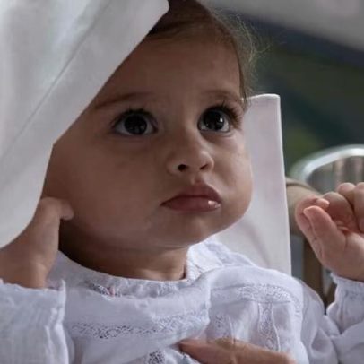 Amanda Kimberlly celebra Natal antecipado com amigos; Helena se diverte em fotos