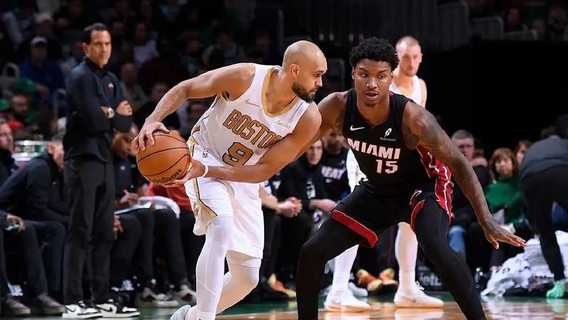 Técnico Heat Derrick White