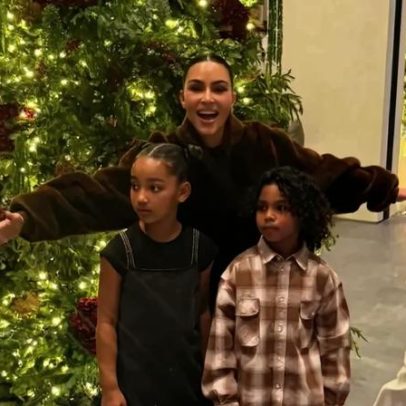 Kim Kardashian não consegue reunir os quatro filhos para foto de Natal familiar