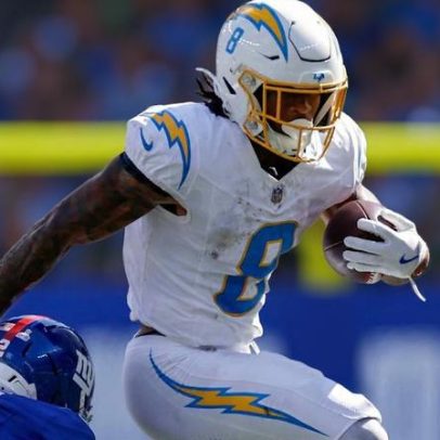 Chargers ativam RB novato Omarion Hampton da IR antes do jogo com os Eagles