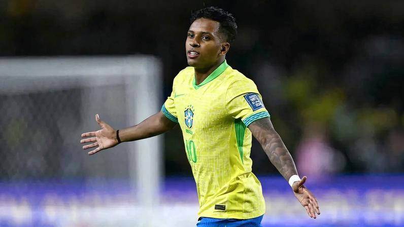 Rodrygo comemora gol pela Seleção Brasileira (Foto: Mauro PIMENTEL / AFP)