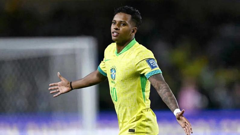 Rodrygo comemora gol pela Seleção Brasileira (Foto: Mauro PIMENTEL / AFP)